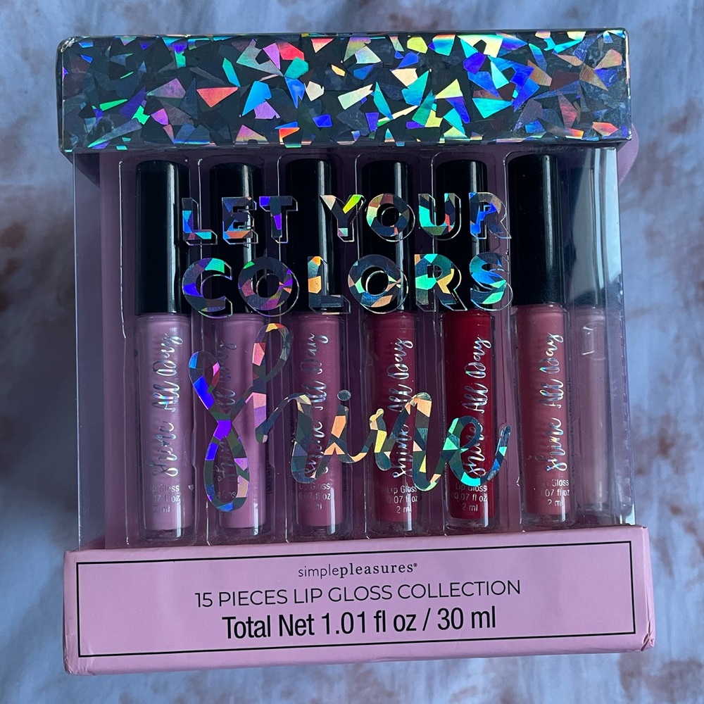 Simple Pleasures 15 Piece Lip Gloss Cube